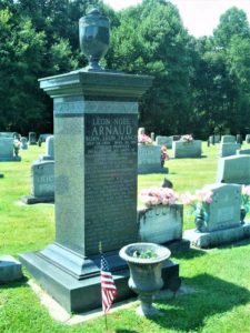 Leo Arnaud-gravestone