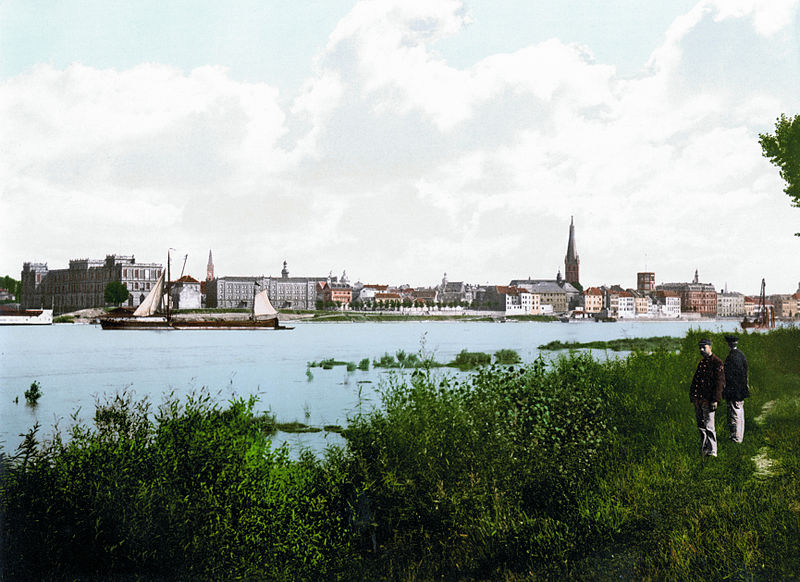 Dusseldorf, Rhine